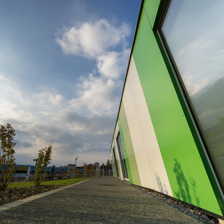 Photo Bâtiment avec reflets Villeneuve d