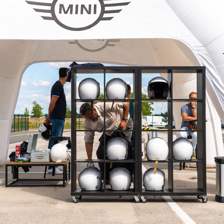 Photo reportage mini rack casques